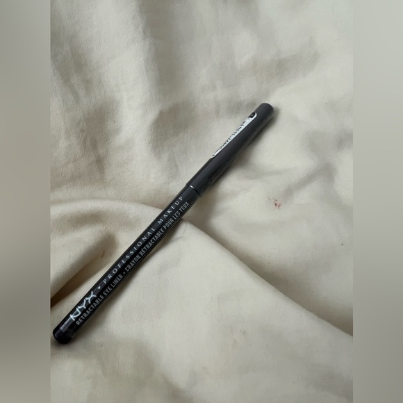 MAKEUP elf blush,wet nwild highlighting powder,Annabelle kohl taupe,NYX eyeliner - Picture 5 of 6